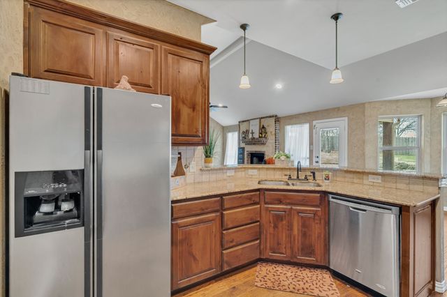 805 Linda Drive, Joshua, TX 76058