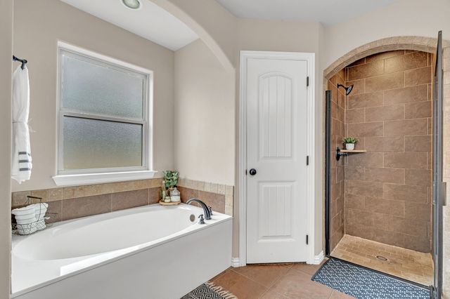 805 Linda Drive, Joshua, TX 76058