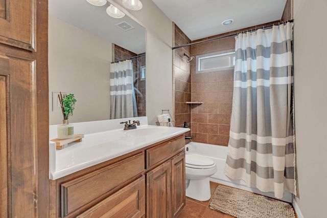 805 Linda Drive, Joshua, TX 76058