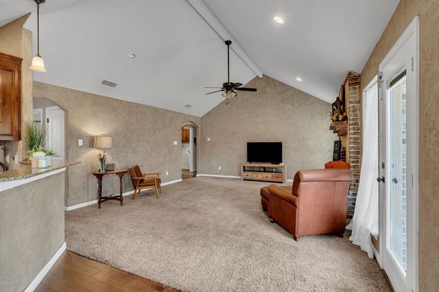 805 Linda Drive, Joshua, TX 76058