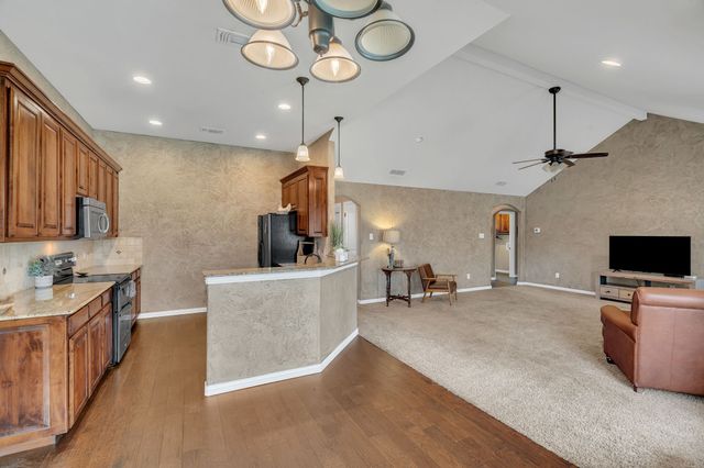 805 Linda Drive, Joshua, TX 76058