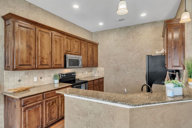 805 Linda Drive, Joshua, TX 76058