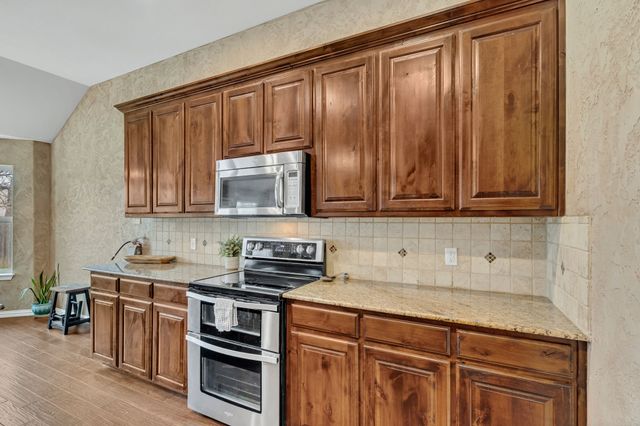 805 Linda Drive, Joshua, TX 76058