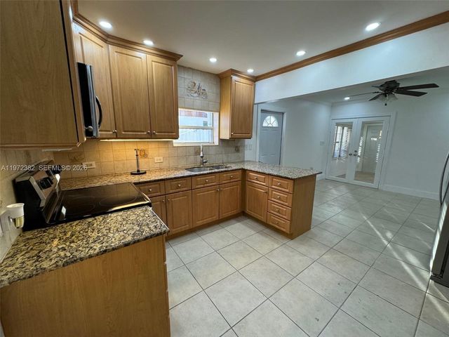 842 SW 89th Ave A, Miami, FL 33174