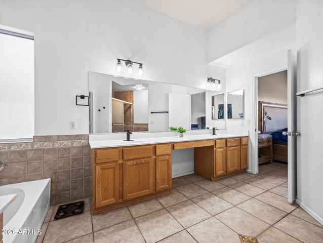 7727 W VOLTAIRE Avenue, Peoria, AZ 85381