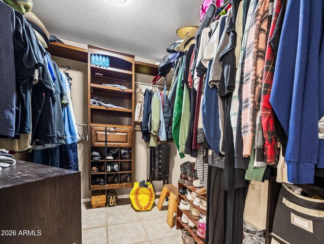 7727 W VOLTAIRE Avenue, Peoria, AZ 85381