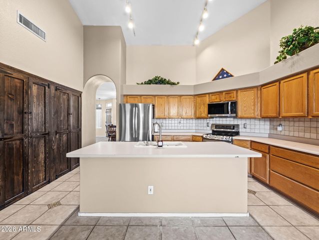 7727 W VOLTAIRE Avenue, Peoria, AZ 85381