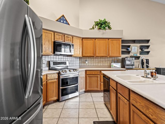 7727 W VOLTAIRE Avenue, Peoria, AZ 85381