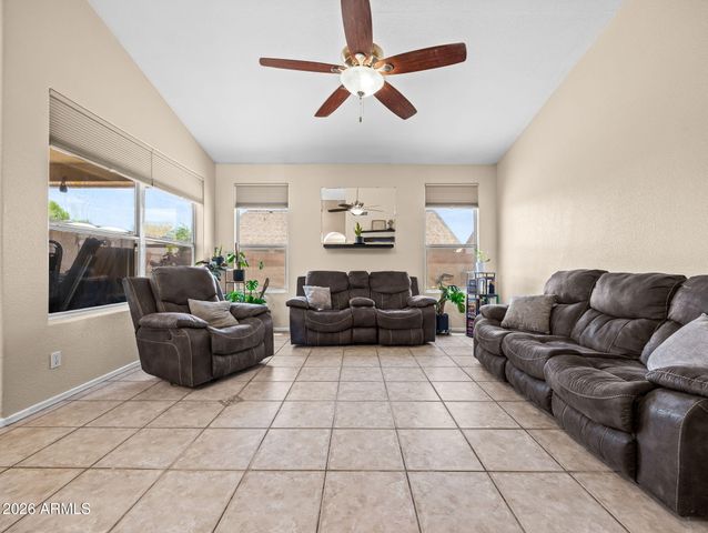 7727 W VOLTAIRE Avenue, Peoria, AZ 85381