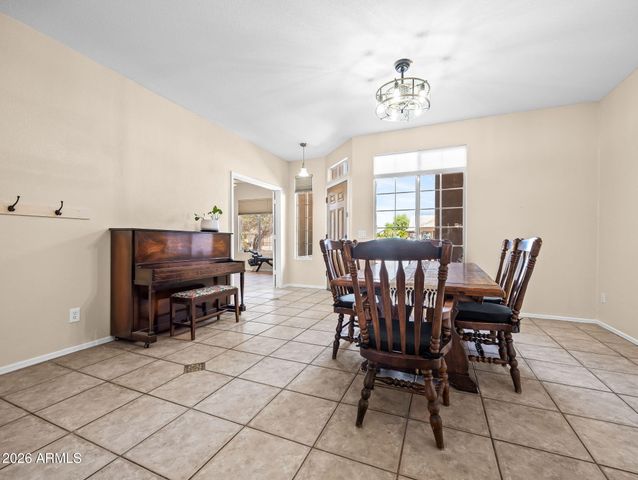 7727 W VOLTAIRE Avenue, Peoria, AZ 85381