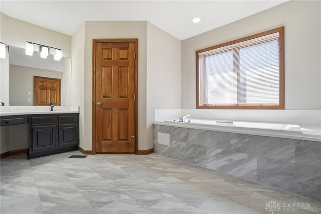 3473 Fairwood Drive, Beavercreek, OH 45432