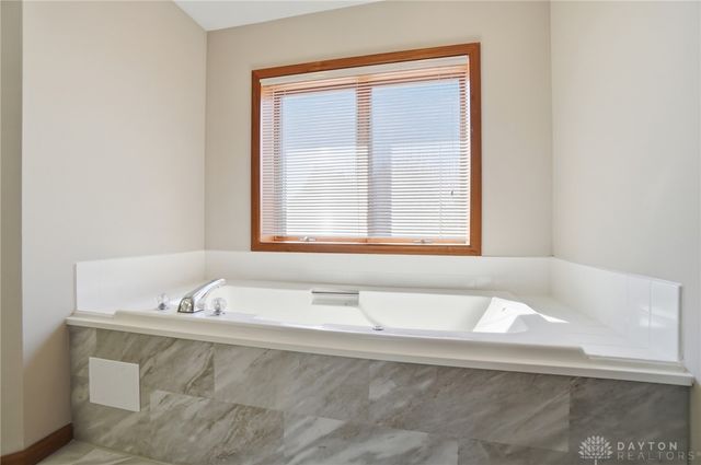 3473 Fairwood Drive, Beavercreek, OH 45432