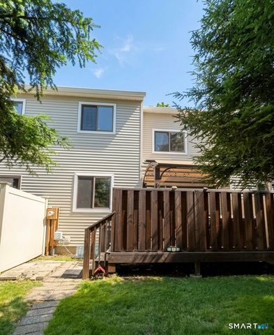 30 Orangewood West 30, Derby, CT 06418