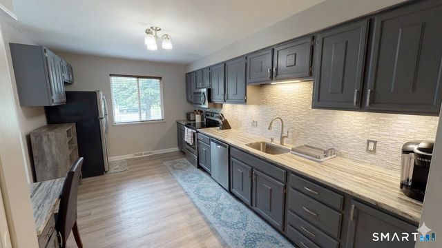 30 Orangewood West 30, Derby, CT 06418