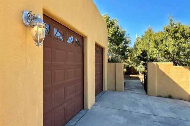 3038 Governor Lindsey Road, Santa Fe, NM 87505