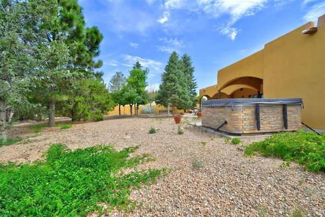 3038 Governor Lindsey Road, Santa Fe, NM 87505