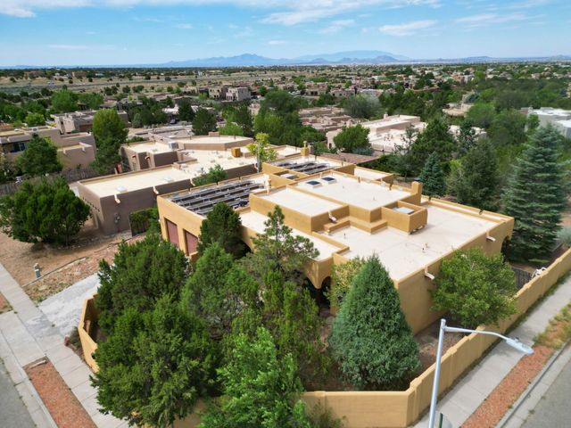 3038 Governor Lindsey Road, Santa Fe, NM 87505