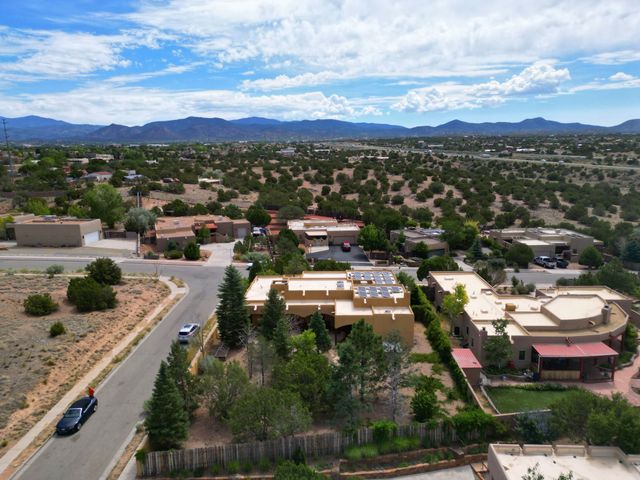 3038 Governor Lindsey Road, Santa Fe, NM 87505