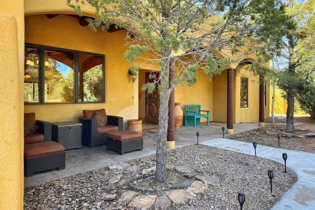 3038 Governor Lindsey Road, Santa Fe, NM 87505