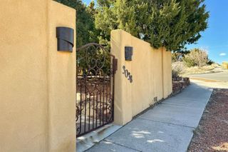 3038 Governor Lindsey Road, Santa Fe, NM 87505