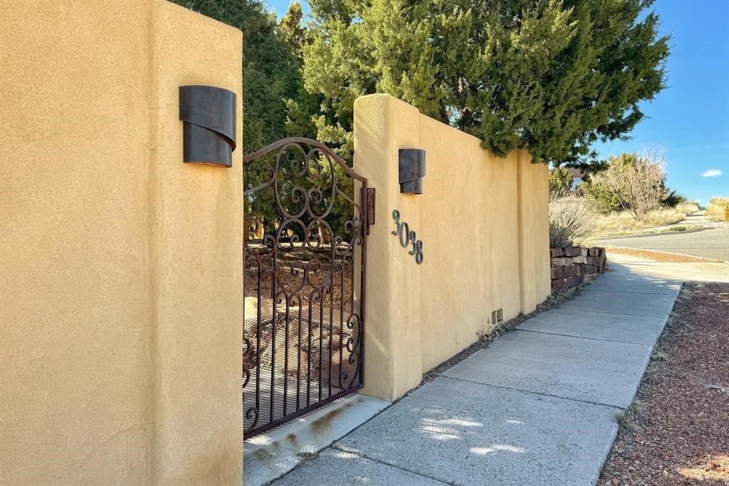 3038 Governor Lindsey Road, Santa Fe, NM 87505