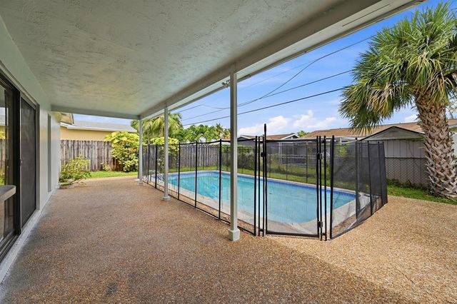 9671 NW 24th Street, Sunrise, FL 33322