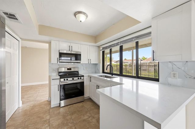 9671 NW 24th Street, Sunrise, FL 33322