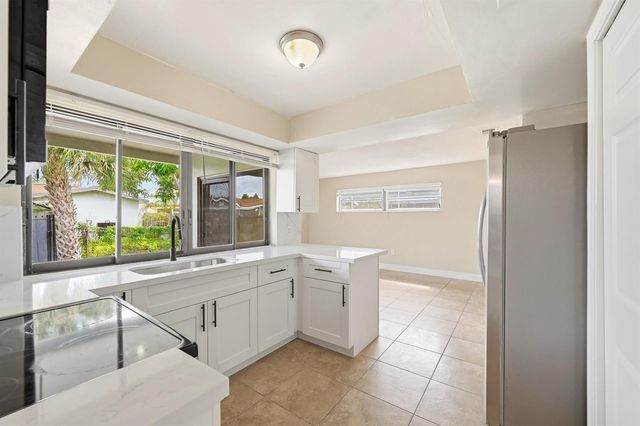 9671 NW 24th Street, Sunrise, FL 33322