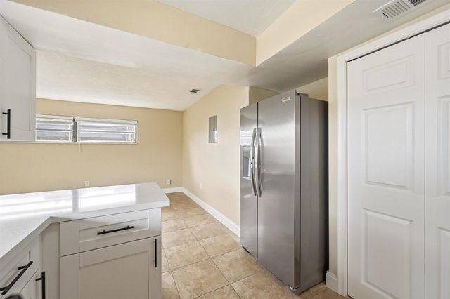 9671 NW 24th Street, Sunrise, FL 33322