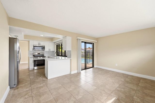 9671 NW 24th Street, Sunrise, FL 33322