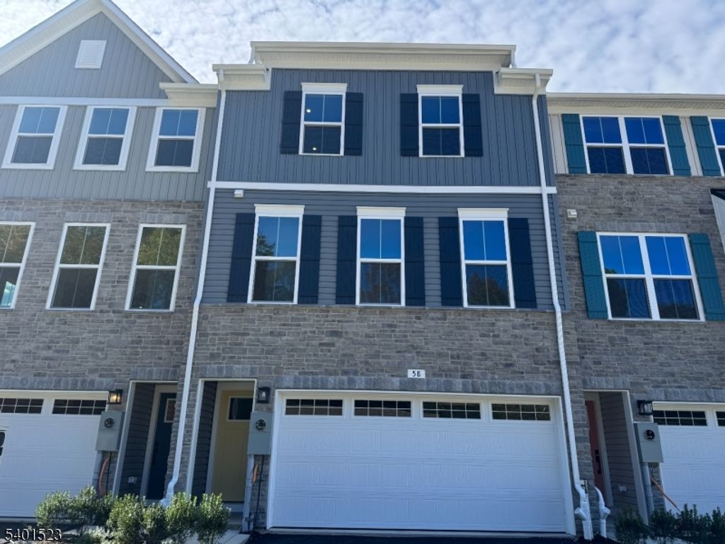 58 Silas Road G, Mount Olive Twp., NJ 07828