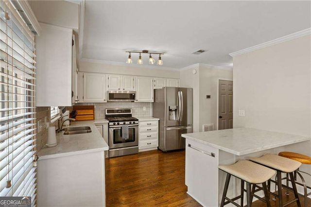 501 Defoors Mill Circle NW, Atlanta, GA 30318