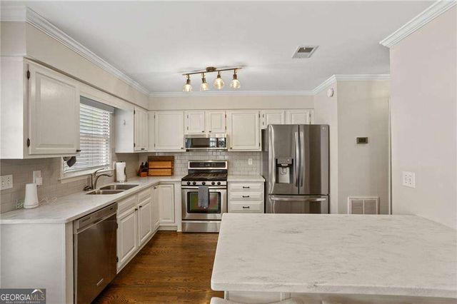 501 Defoors Mill Circle NW, Atlanta, GA 30318