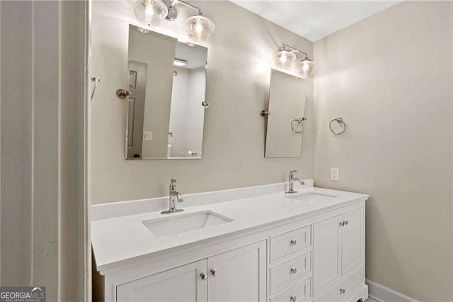 501 Defoors Mill Circle NW, Atlanta, GA 30318