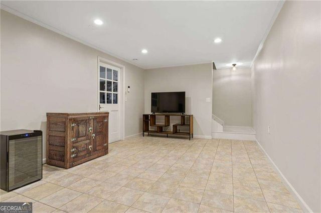 501 Defoors Mill Circle NW, Atlanta, GA 30318