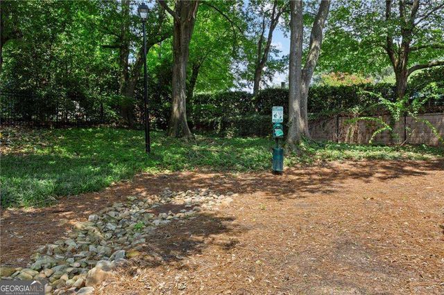 501 Defoors Mill Circle NW, Atlanta, GA 30318