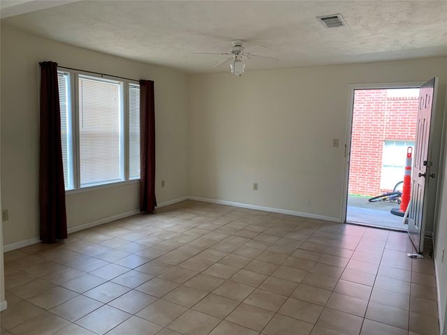 4310 College Main Street, Bryan, TX 77801