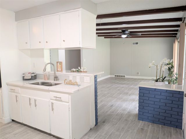 710 E FIVE MILE Parkway, Dallas, TX 75216
