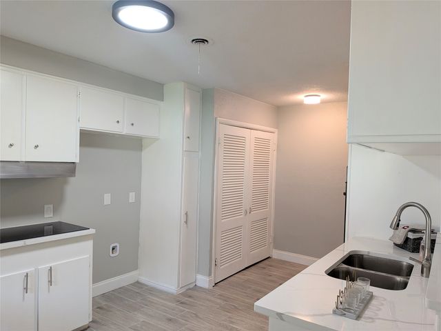 710 E FIVE MILE Parkway, Dallas, TX 75216