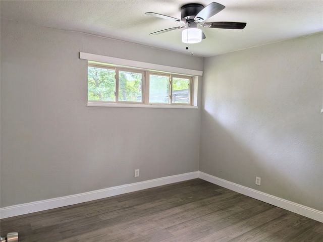 710 E FIVE MILE Parkway, Dallas, TX 75216