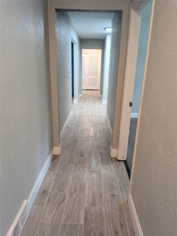 710 E FIVE MILE Parkway, Dallas, TX 75216
