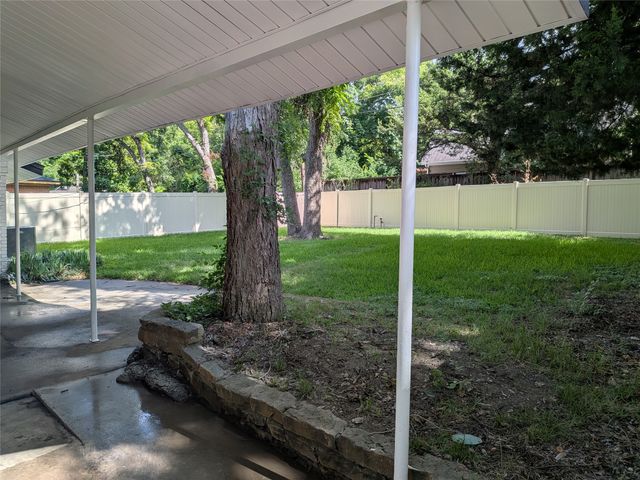 710 E FIVE MILE Parkway, Dallas, TX 75216