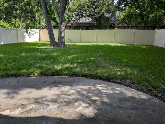 710 E FIVE MILE Parkway, Dallas, TX 75216
