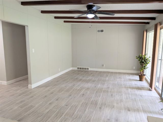 710 E FIVE MILE Parkway, Dallas, TX 75216
