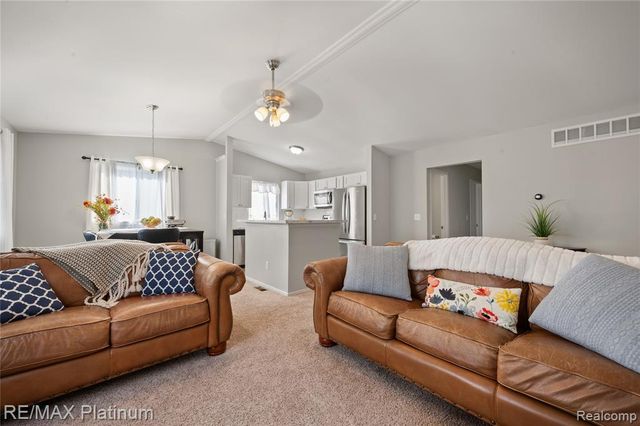 1108 Lake Park Drive, Grand Blanc, MI 48439