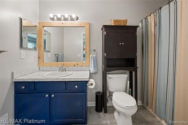 1108 Lake Park Drive, Grand Blanc, MI 48439