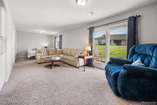 1108 Lake Park Drive, Grand Blanc, MI 48439