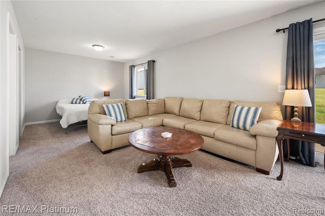 1108 Lake Park Drive, Grand Blanc, MI 48439