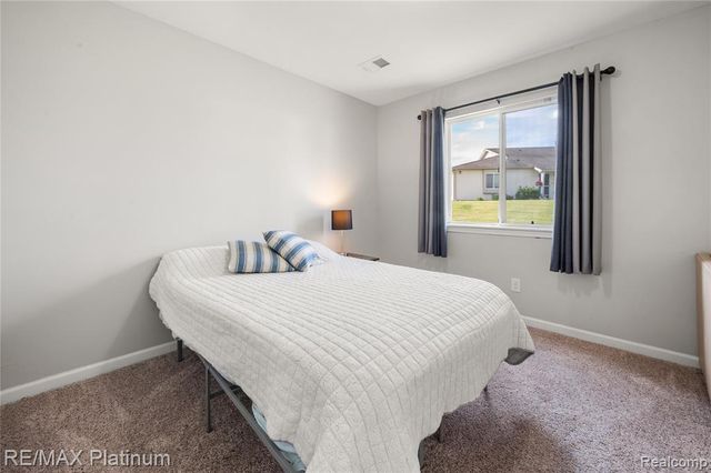 1108 Lake Park Drive, Grand Blanc, MI 48439