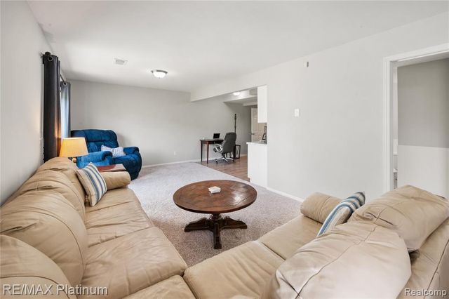 1108 Lake Park Drive, Grand Blanc, MI 48439